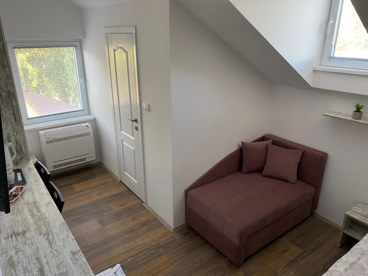 Omis Rooms Pančevo Extérieur photo