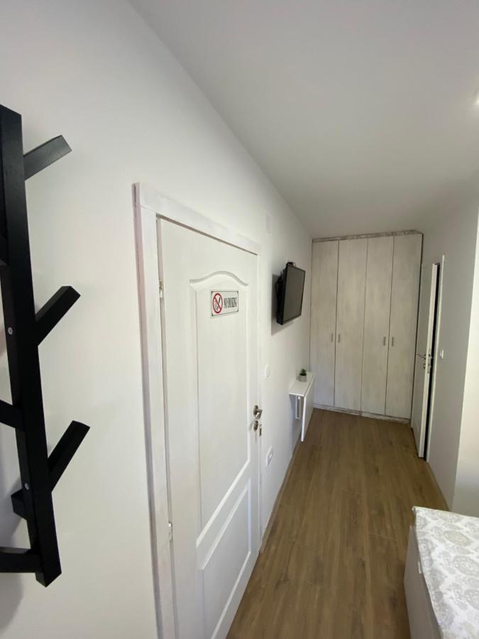 Omis Rooms Pančevo Extérieur photo