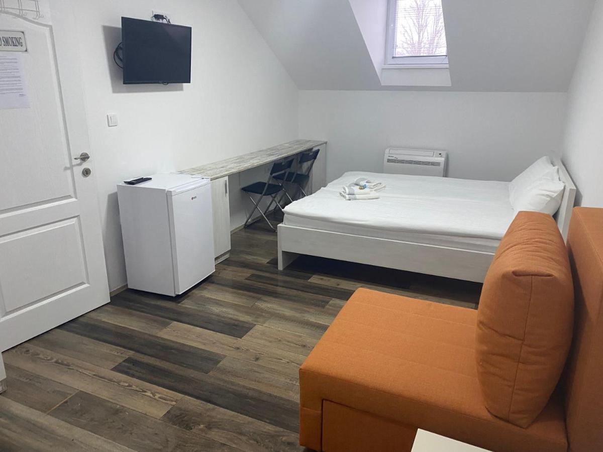 Omis Rooms Pančevo Extérieur photo