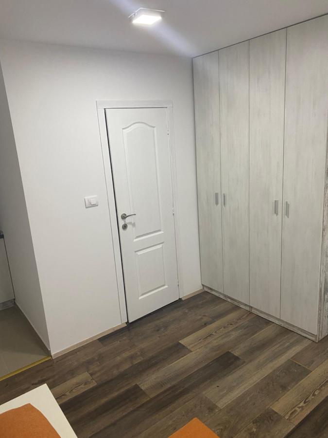 Omis Rooms Pančevo Extérieur photo